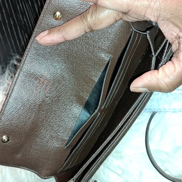 Louis Vuitton Damier Ebene Accordian Wallet - Picture 11 of 17